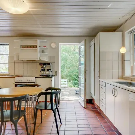 Bertel - 50m From The Sea By Interhome